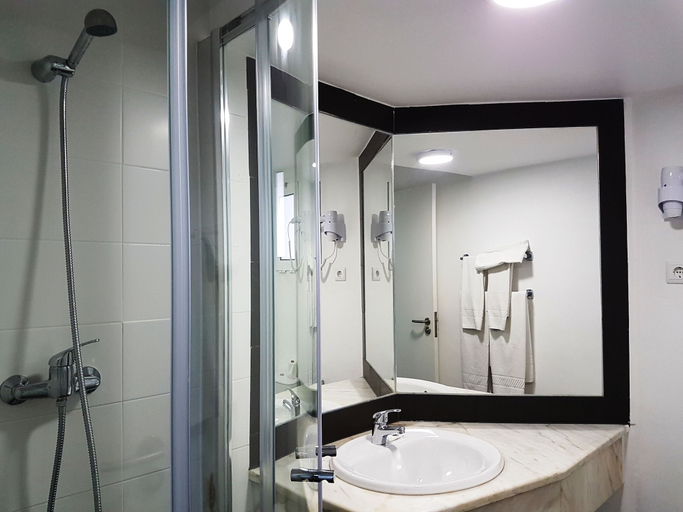 Bathroom 3, Apartamentos Soldoiro, Albufeira