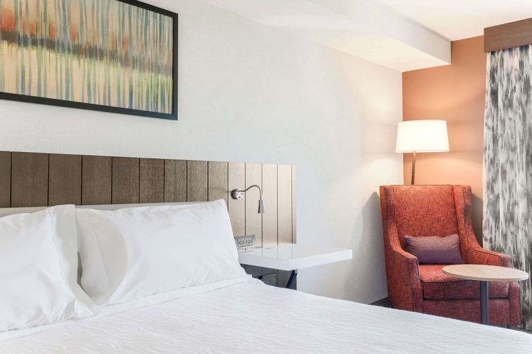 Bedroom 3, Hilton Garden Inn Reno, Washoe