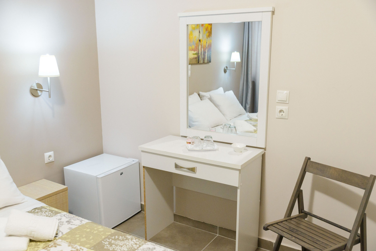Bedroom 3, Hotel Lux, Attica