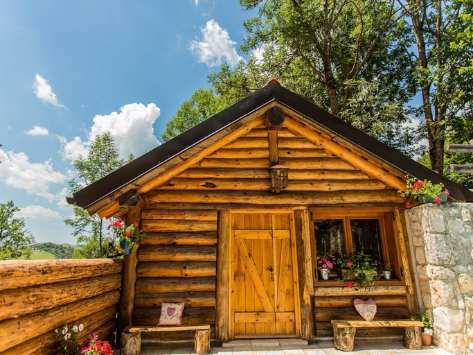 Exterior & Views 2, Pleasant Chalet in Bruvno With Private Pool, Gračac