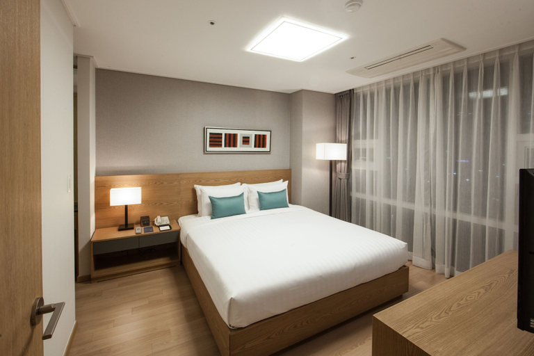 Bedroom 4, Fraser Place Central Seoul, Jung