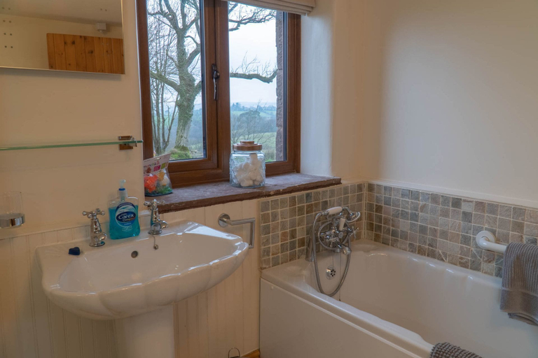 Bathroom 4, Tanglewood Barn, Cumbria