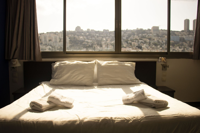 Bedroom 2, Haifa Peak