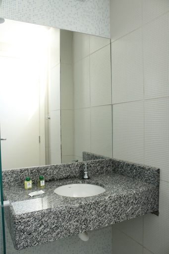 Bathroom 5, Hit Hotel, Salvador