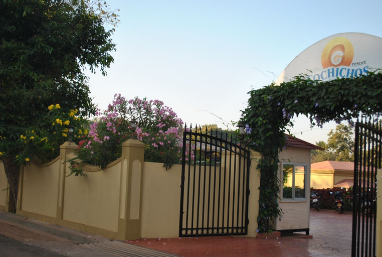 Exterior & Views 2, Cochichos Resort, North Goa