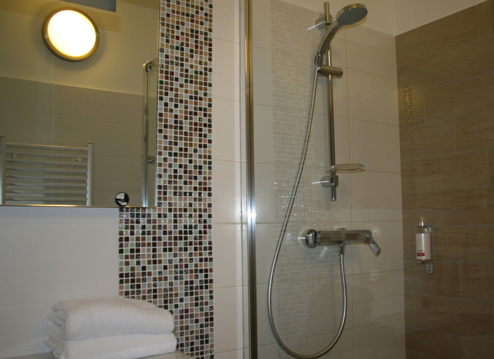 Bathroom 5, Capo D'Orto, Corse-du-Sud
