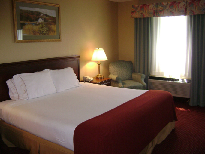 Bedroom 4, Holiday Inn Express IRWIN (PA TPK EXIT 67) by IHG, Westmoreland