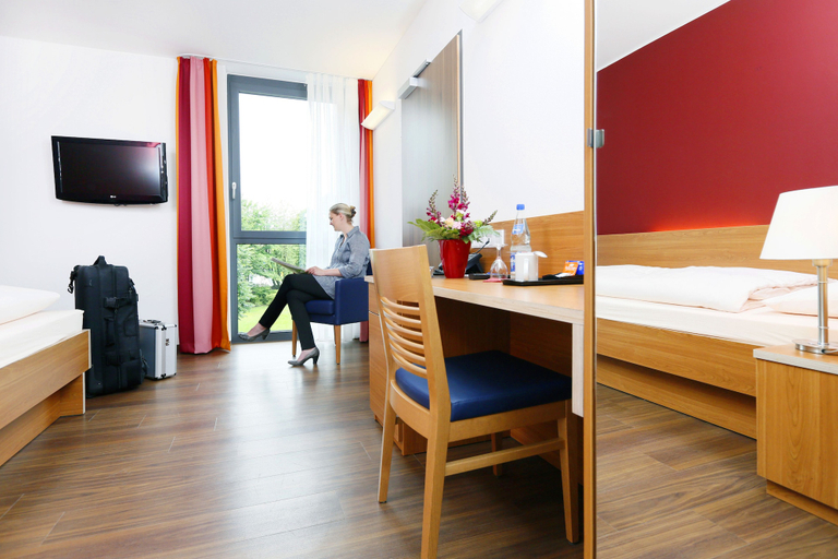 Bedroom 3, TOP EMBRACE Hotel Franz Essen, Essen