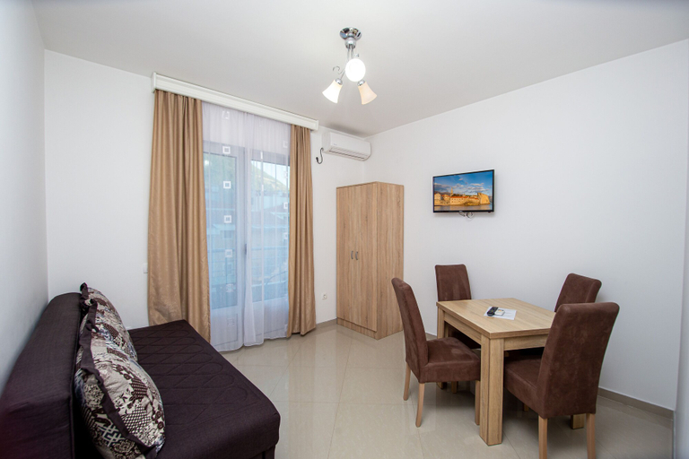 Others 4, Sofija Apartments