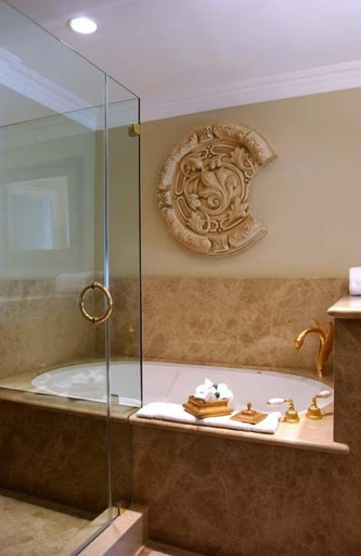 Bathroom 3, Dorymans Oceanfront Inn, Orange