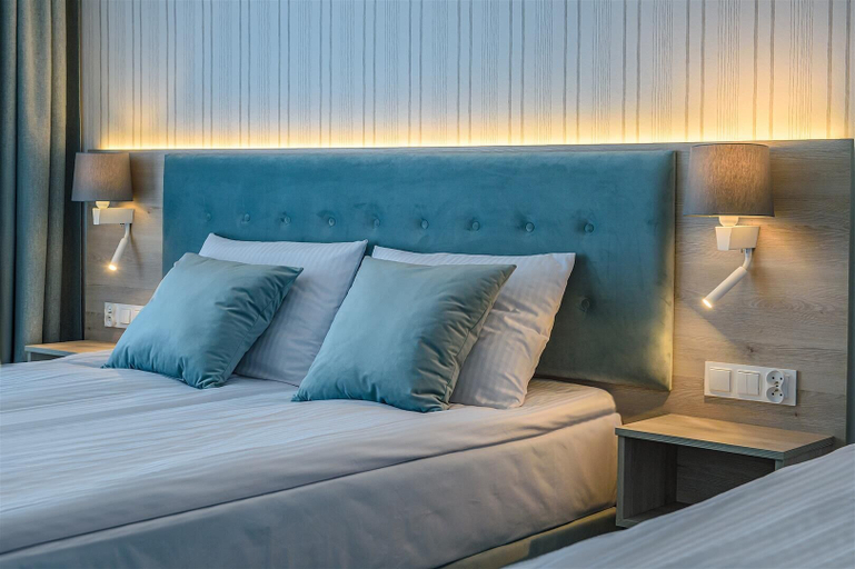 Bedroom 2, Belmar Park, Puck