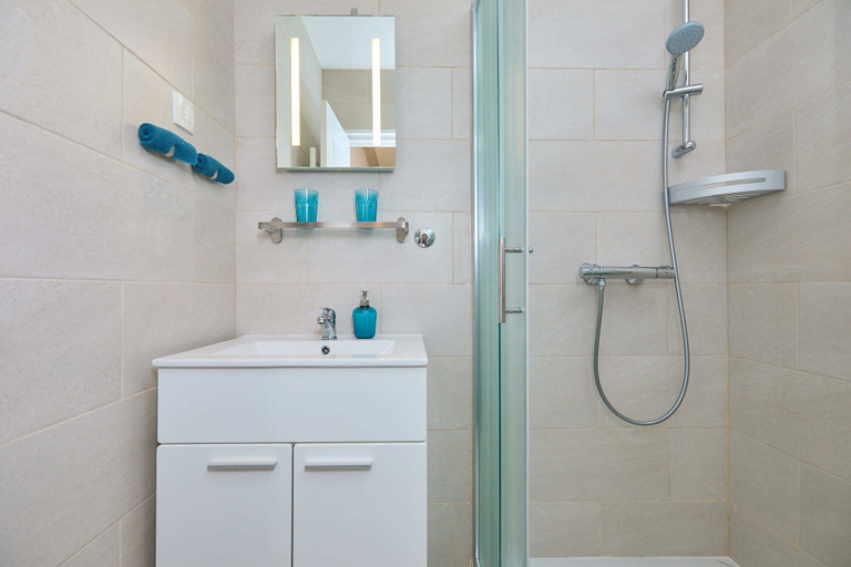 Bathroom 4, Studio Nikol, Dubrovnik