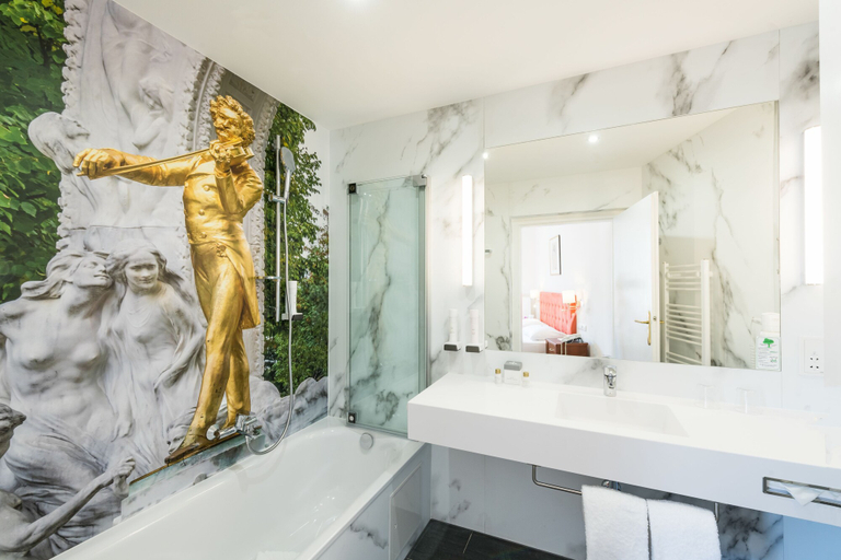 Bathroom 4, Hotel Johann Strauss, Wien