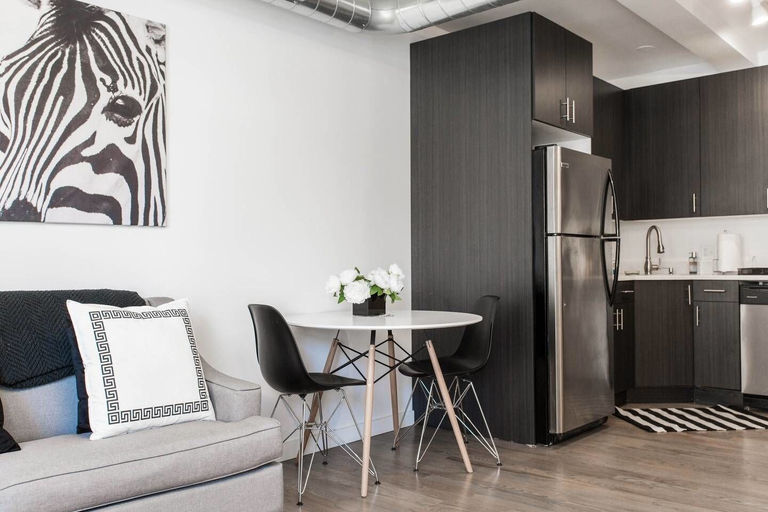Others 5, Black Walnut - Modern 1 BDR in Downtown, Cook