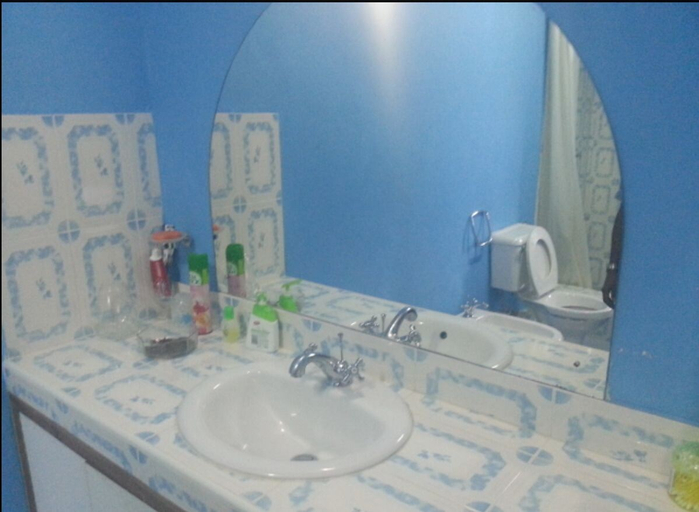 Bathroom, Coral Sea Villas, Magarini