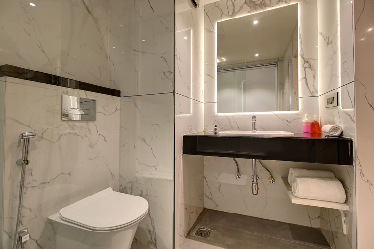 Bathroom 4, Hotel Mumbai House Ghansoli, Thane
