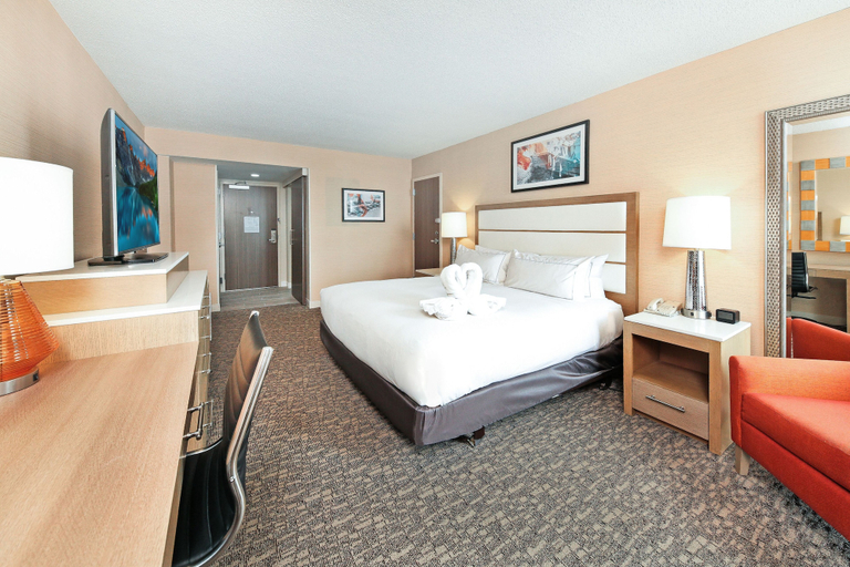 Bedroom 3, DoubleTree by Hilton Virginia Beach, Virginia Beach