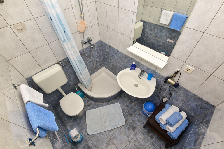 Bathroom 4, Apartments Bernarda, Makarska