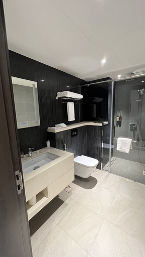 Bathroom 4, Citadines Al Ghubrah Muscat, Bausher
