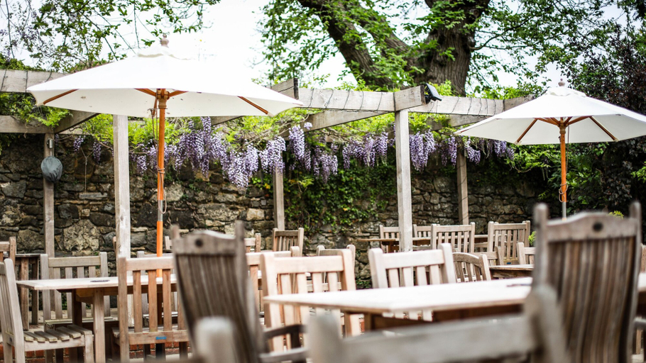 Food & Drinks 5, The Angel Inn, West Sussex