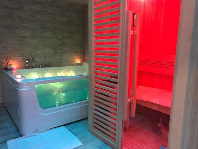 Bathroom 4, La Meta Perfetta Rooms&Spa, Napoli