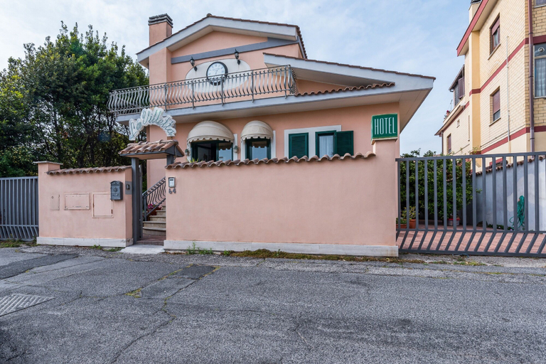 Exterior & Views 2, Hotel La Villetta, Roma