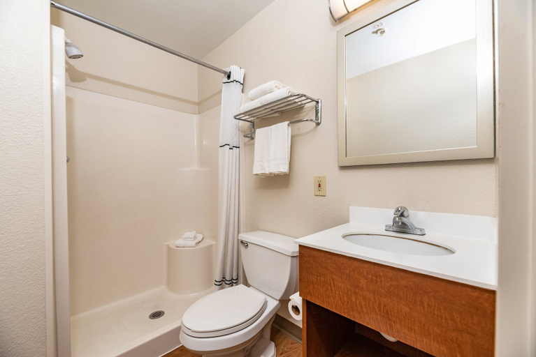 Bathroom 3, HomeTowne Studios by Red Roof Fresno - West, Fresno
