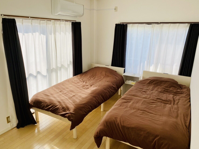 Bedroom 2, AZ Hotel in Sumoto, Sumoto