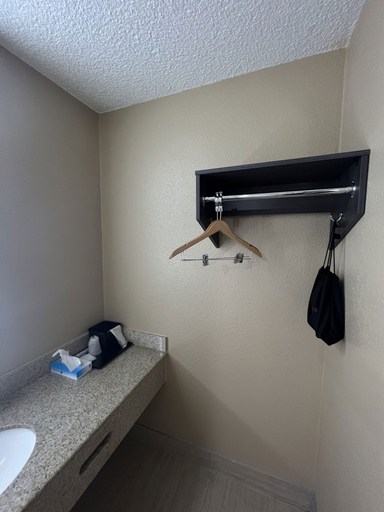 Bathroom 5, Super 8 by Wyndham Paducah I-24 Exit 4, McCracken