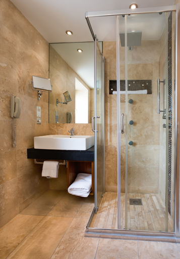 Bathroom 5, Rochestown Park Hotel