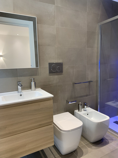 Bathroom 5, Abba Rooms, Cagliari