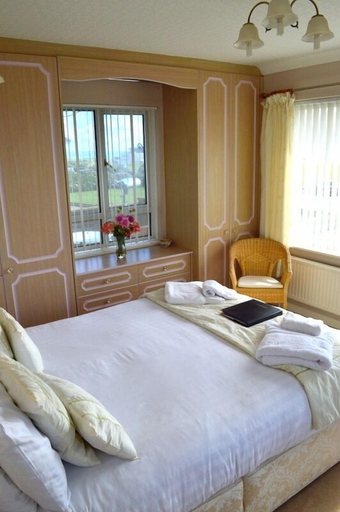 Bedroom 4, Watersedge Guest House, Dorset