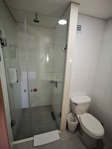 Bathroom 5, ibis Bogota Museo, Santafé de Bogotá