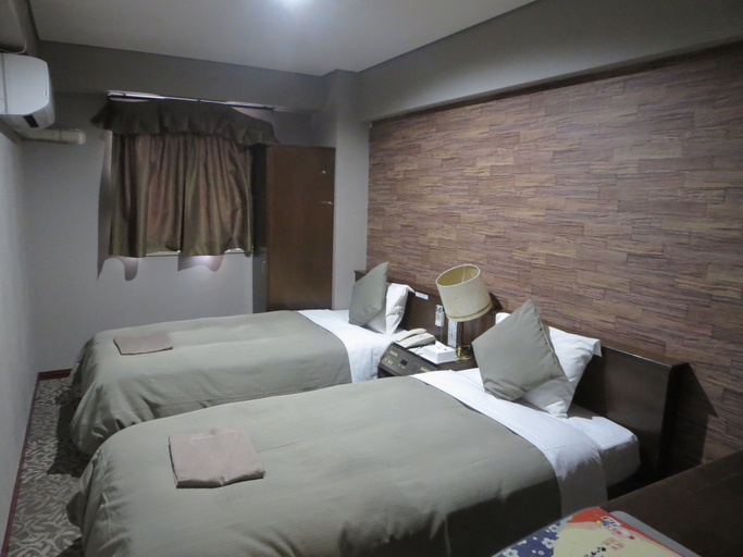 Bedroom 3, Rumieru Hyuga, Hyūga