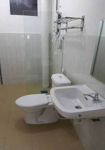Bathroom 3, Bistari Homestay, Batu Pahat