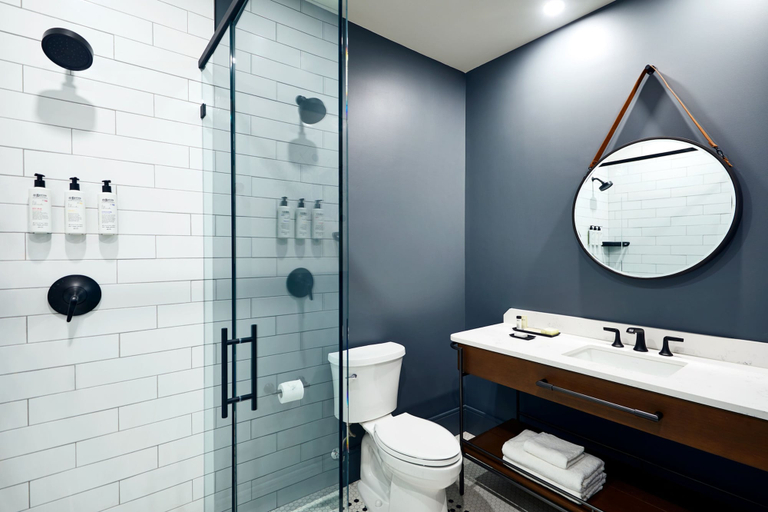 Bathroom 5, The Grady, Jefferson