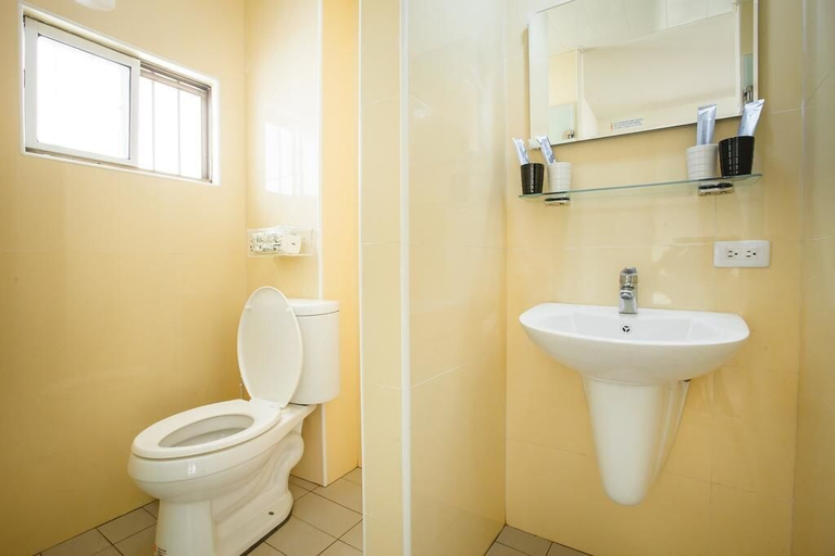 Bathroom 4, Haian Star, Tainan