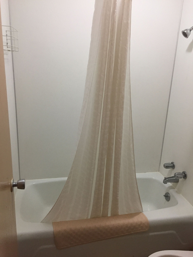Bathroom 4, Budget Inn And Suites, Vermilion