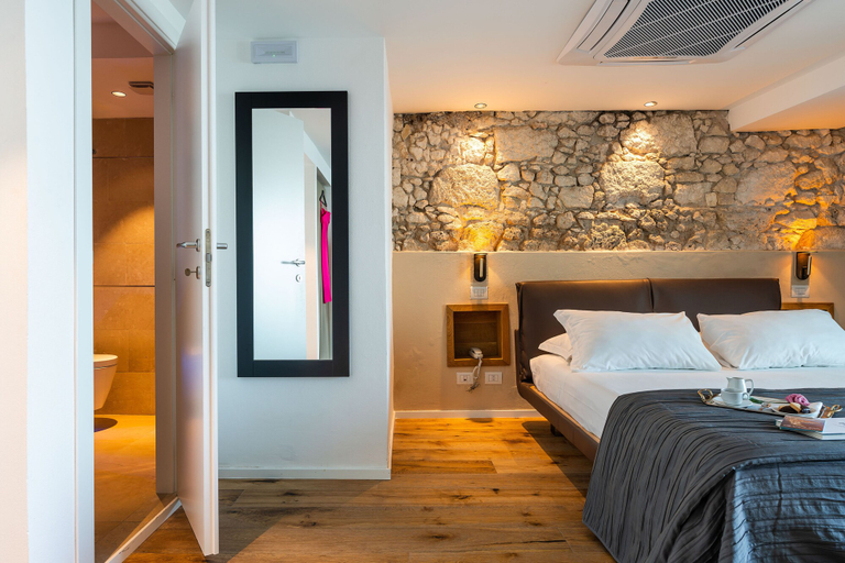 Bedroom 4, Re Dionisio Luxury Suites, Syracuse