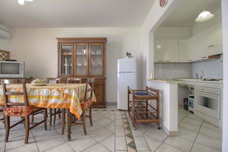 Private kitchen 5, Brigante Front Sea Two Floor House, Lecce