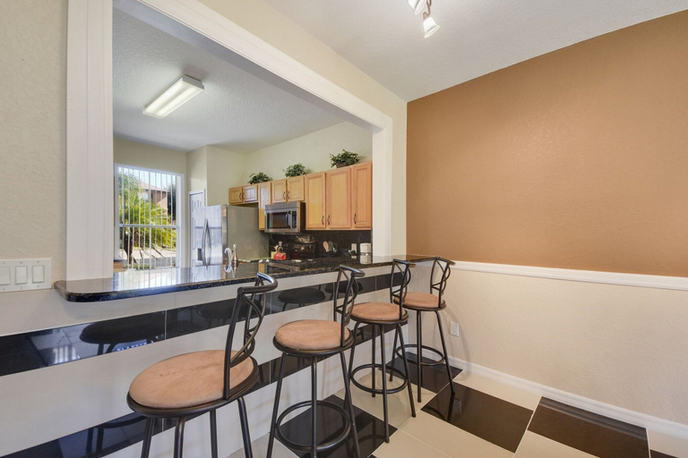 Food & Drinks 5, Advantage Vacation Homes, Osceola