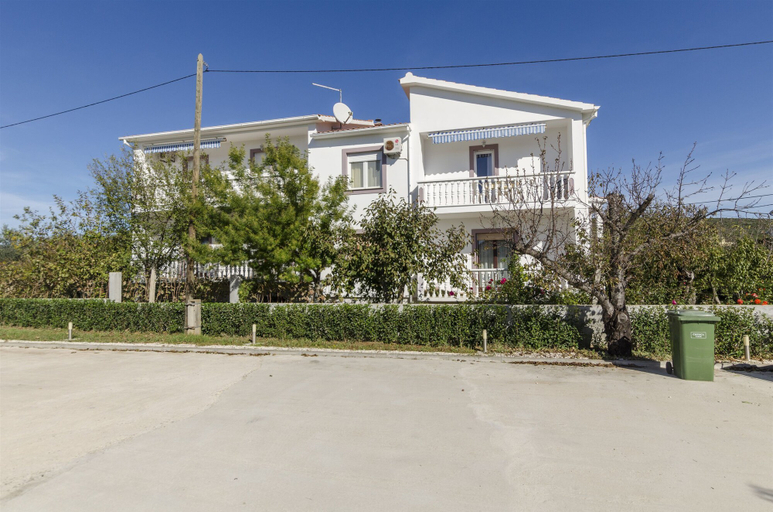 Exterior & Views 2, Apartments Verica, Sukošan