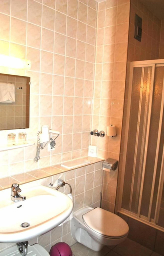 Bathroom 5, Heidehotel Lubast, Wittenberg