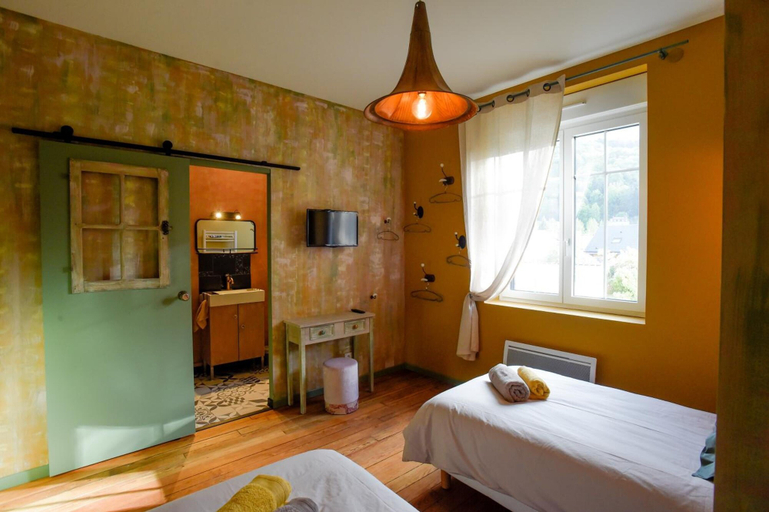 Bedroom 2, l'En Vert, Hautes-Pyrénées