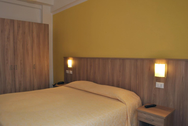 Bedroom 3, Hotel Bristol, Savona