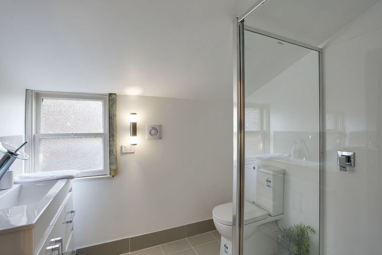 Bathroom 3, White's Corner, Central Highlands