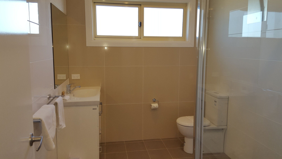 Bathroom 5, Gold Panner Motor Inn, Bathurst Regional - Pt A