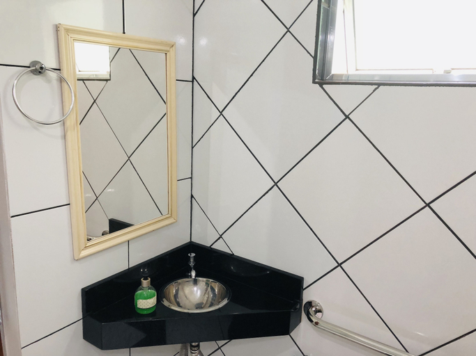 Bathroom 4, Hotel Westphal, Pelotas