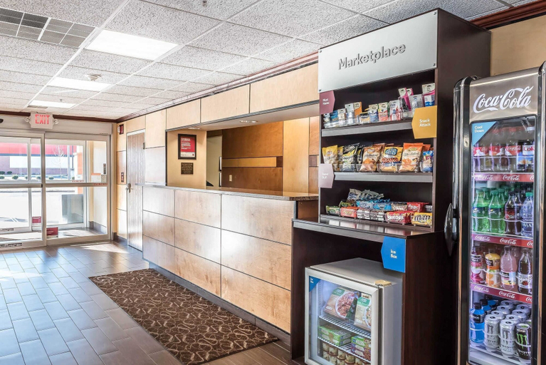 Food & Drinks 5, Comfort Suites Mason near Kings Island, Warren