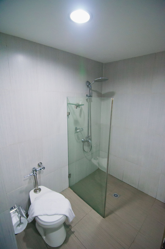 Bathroom 4, Citylight Hotel, Baguio City